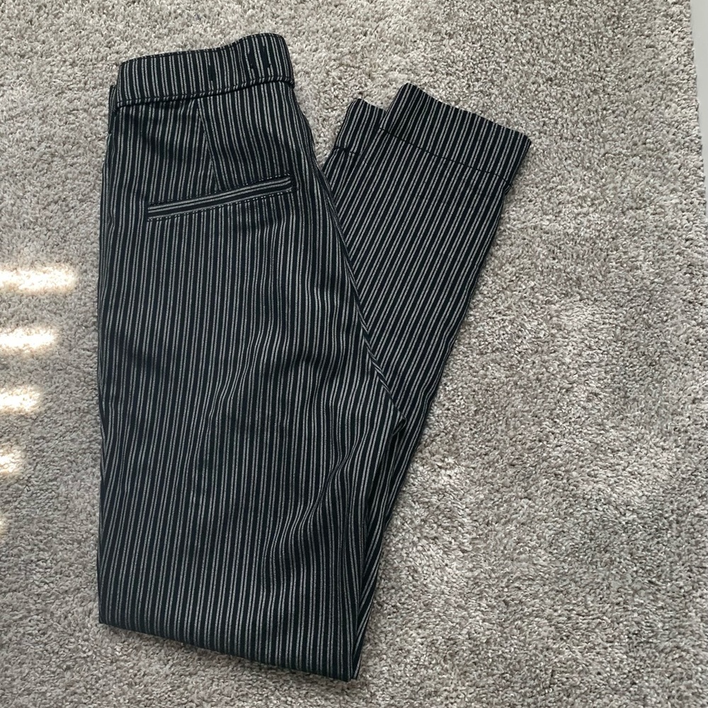 Hollister black and white pinstriped ultra high-rise skinny’s!
